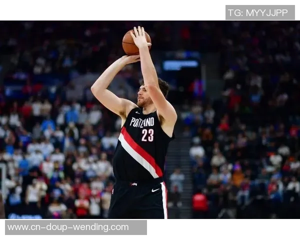 板凳坐穿！杨瀚森接连5场未上台 见证开拓者被压哨三分绝杀吞连败